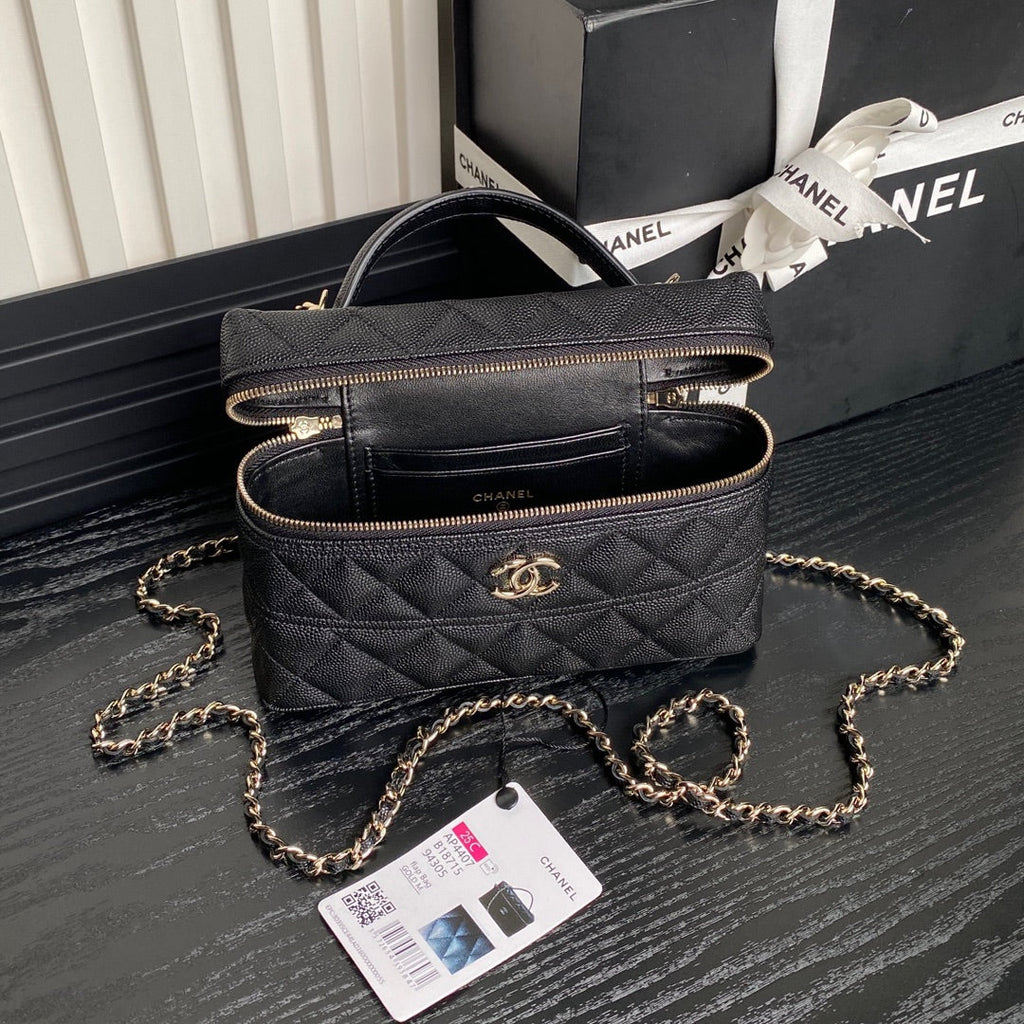 CHANEL COSMETIC BAG 19 IN BLACK GRAINED CALFSKIN GOLD HARDWARE