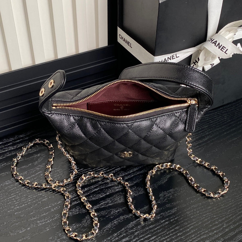 CHANEL HOBO BAG 21 IN BLACK GRAINED CALFSKIN GOLD HARDWARE