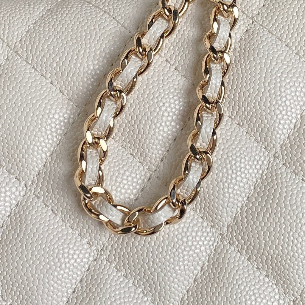 CHANEL 25C FLAP BAG 18 IN WHITE SHINY GRAINED CALFSKIN GOLD HARDWARE