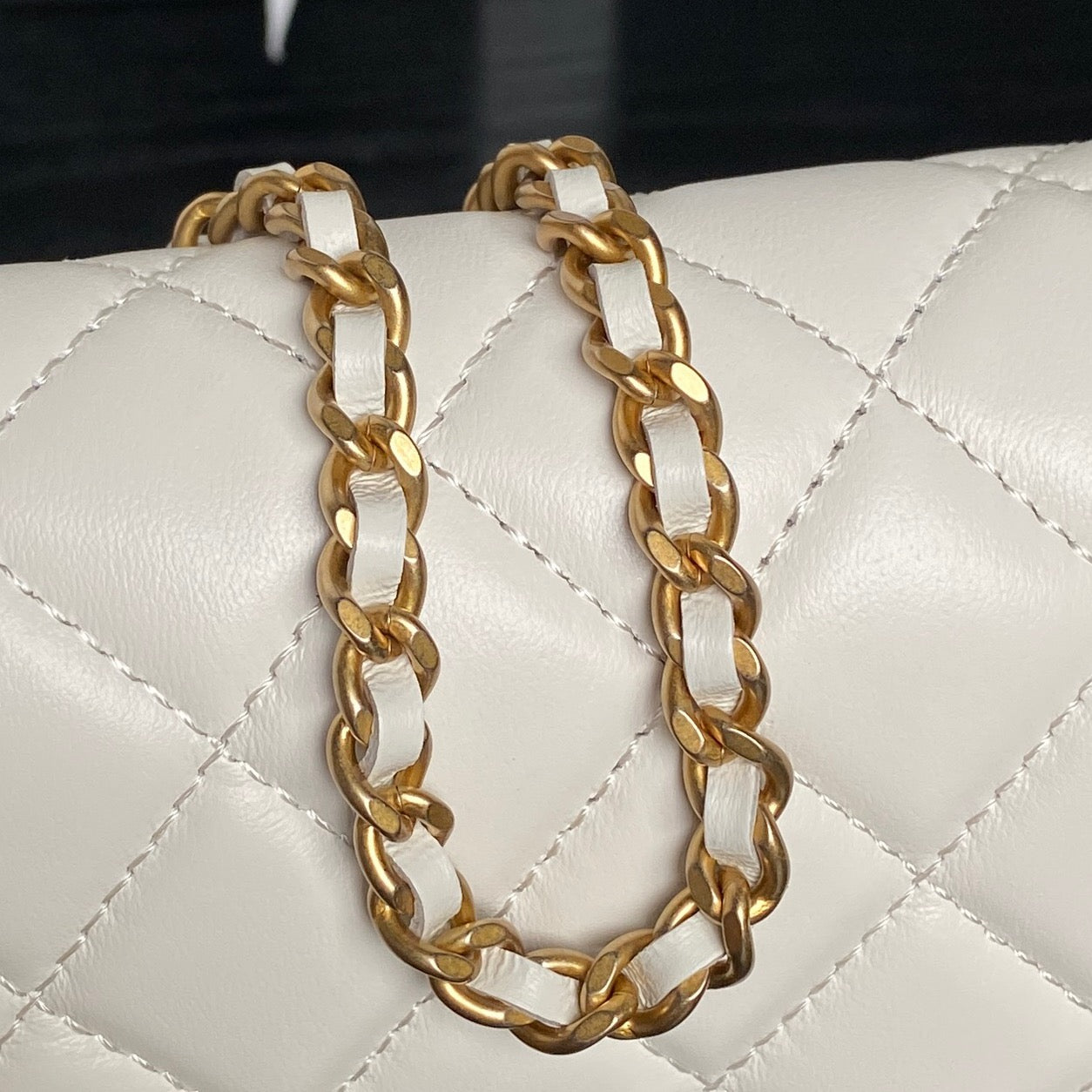 CHANEL 25S CHAIN WALLET 19 IN IVORY LAMBSKIN GOLD HARDWARE