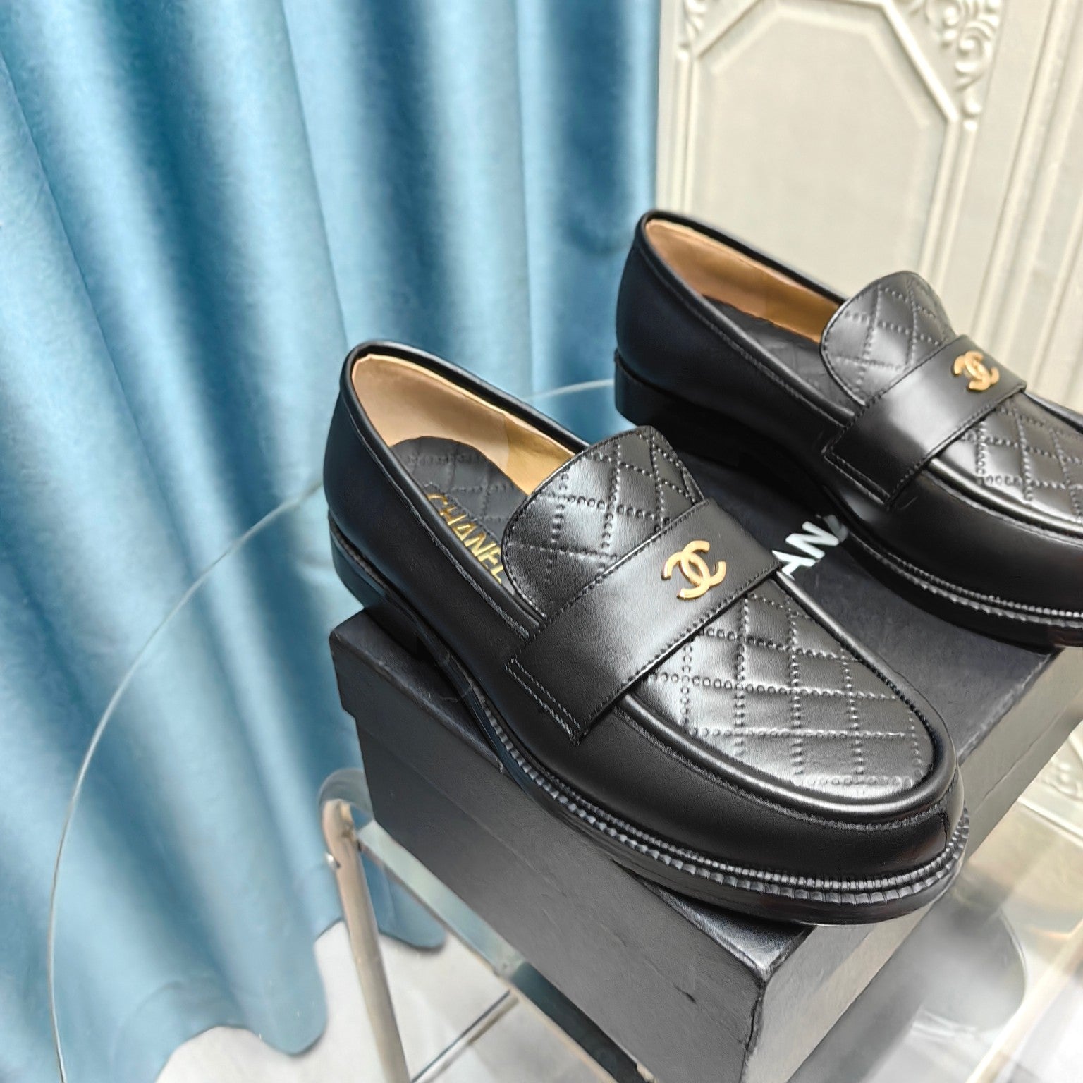 CHANEL MOASINS BLACK QUILTED CALFSKIN
