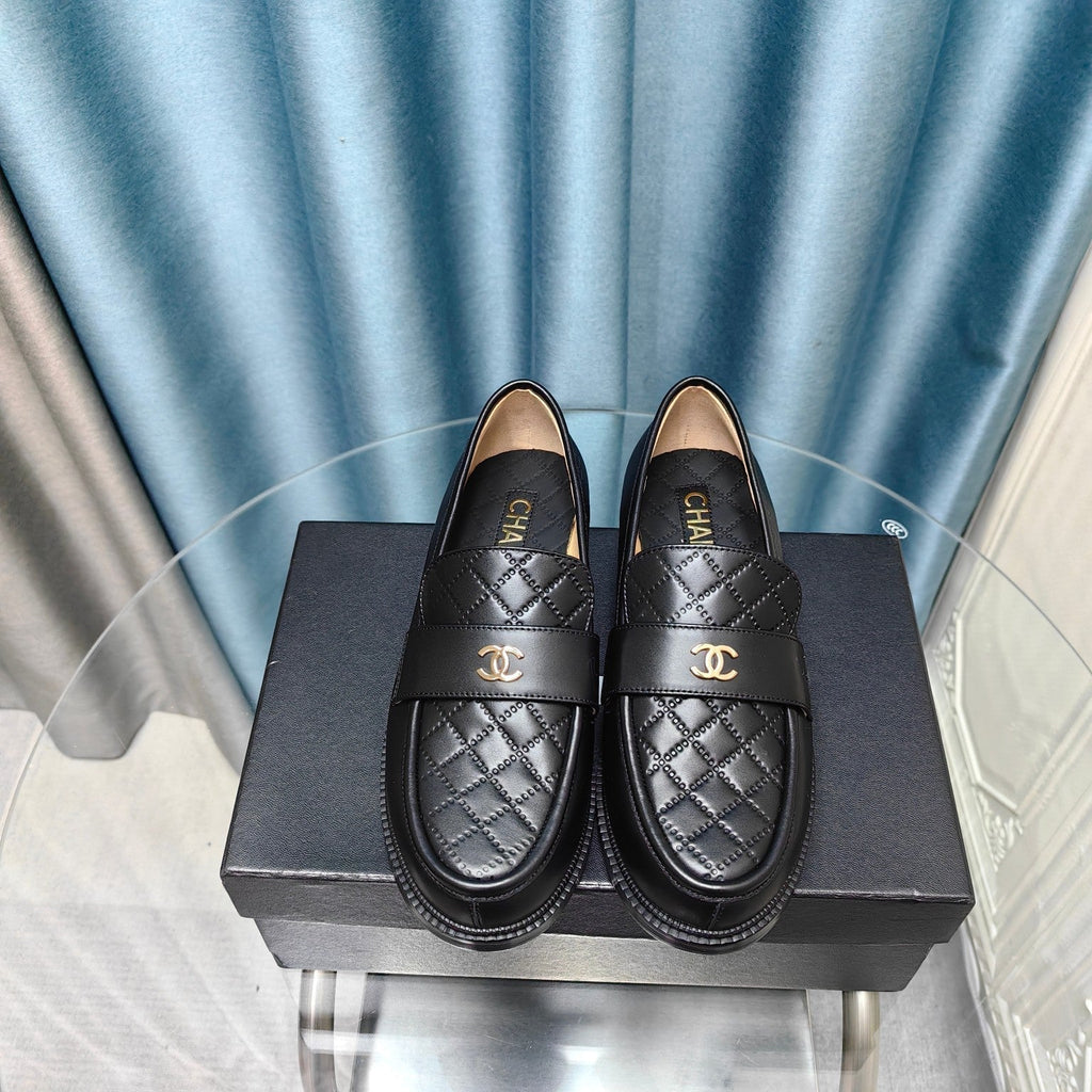 CHANEL MOASINS BLACK QUILTED CALFSKIN