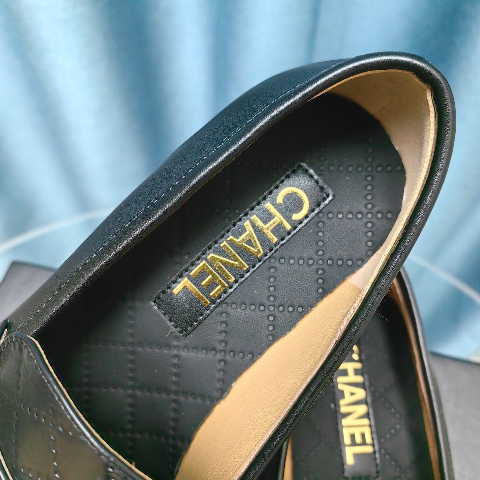 CHANEL MOASINS BLACK QUILTED CALFSKIN