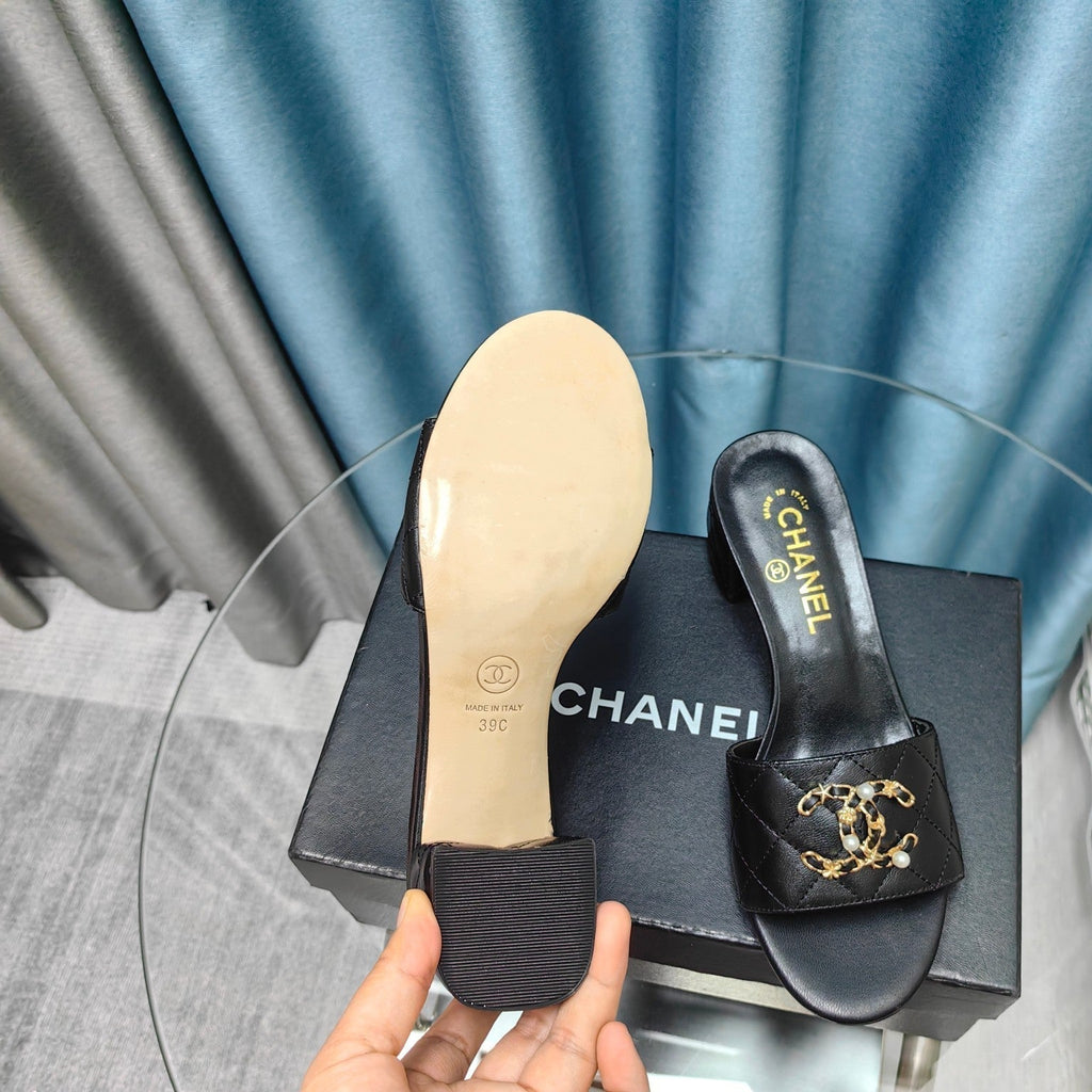 CHANEL MULE SLIDE SANDAL IN BLACK LAMBSKIN