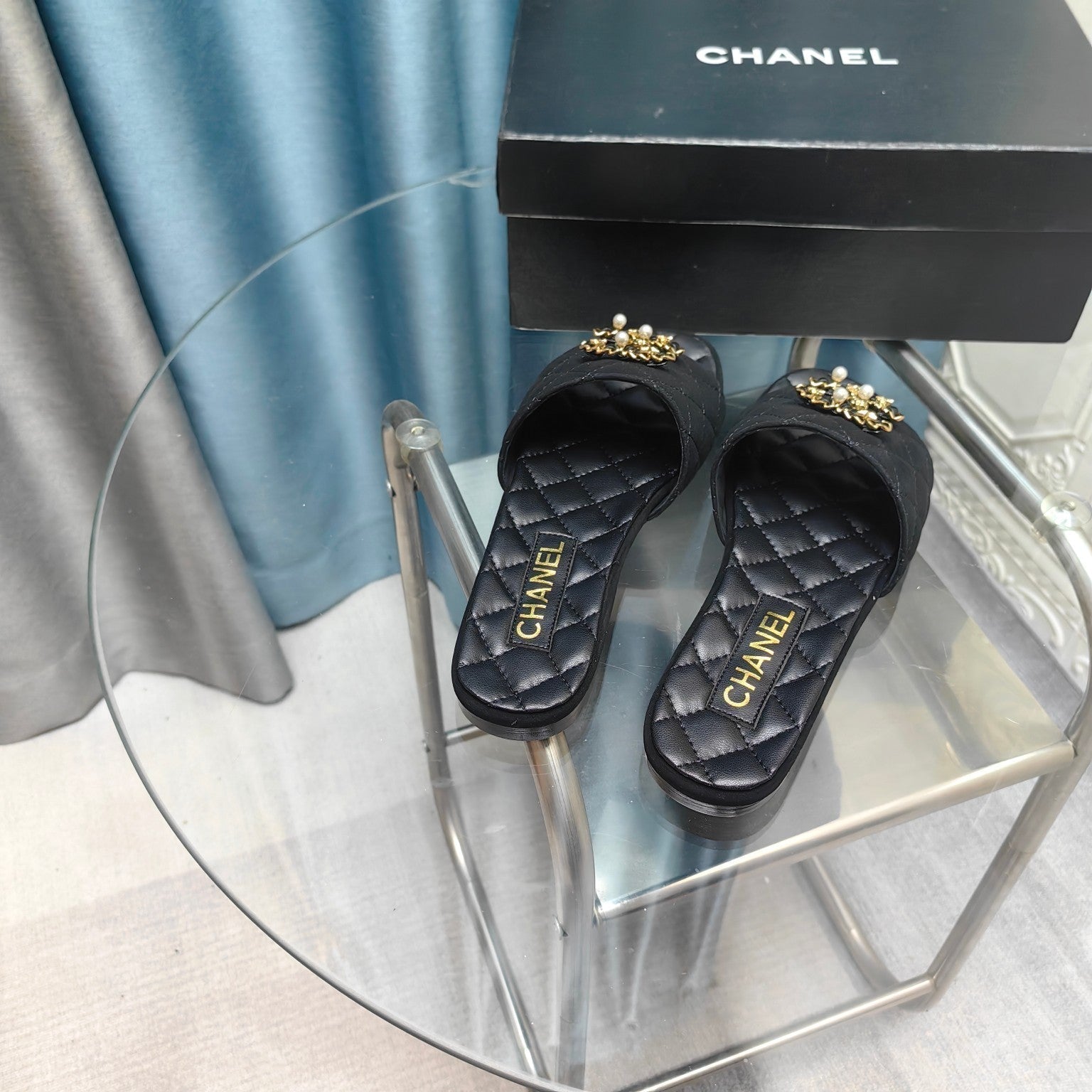 CHANEL QUILTED SLIPPERS BLACK SUEDE AND SHEEPSKIN