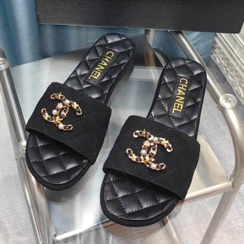 CHANEL QUILTED SLIPPERS BLACK SUEDE AND SHEEPSKIN