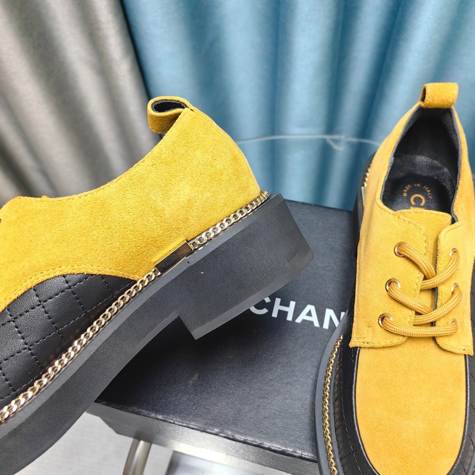 CHANEL OXFORD SHOES IN GOLD YELLOW SUEDE AND BLACK SHEEPSKIN