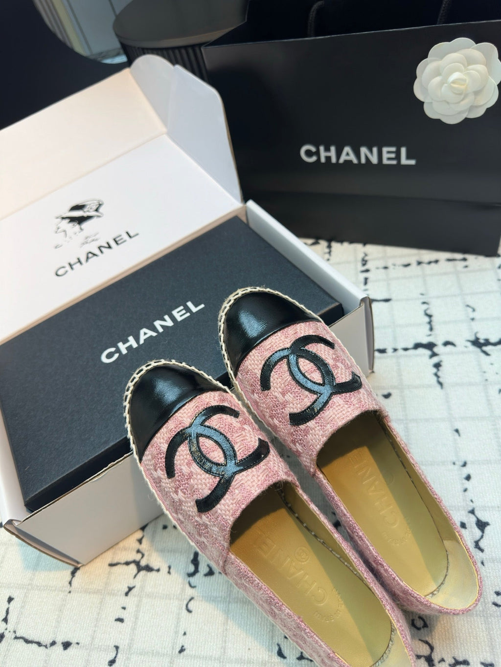 CHANEL ESPADRILLES LOAFERS IN LIGHT PINK TWEED AND BLACK LAMBSKIN