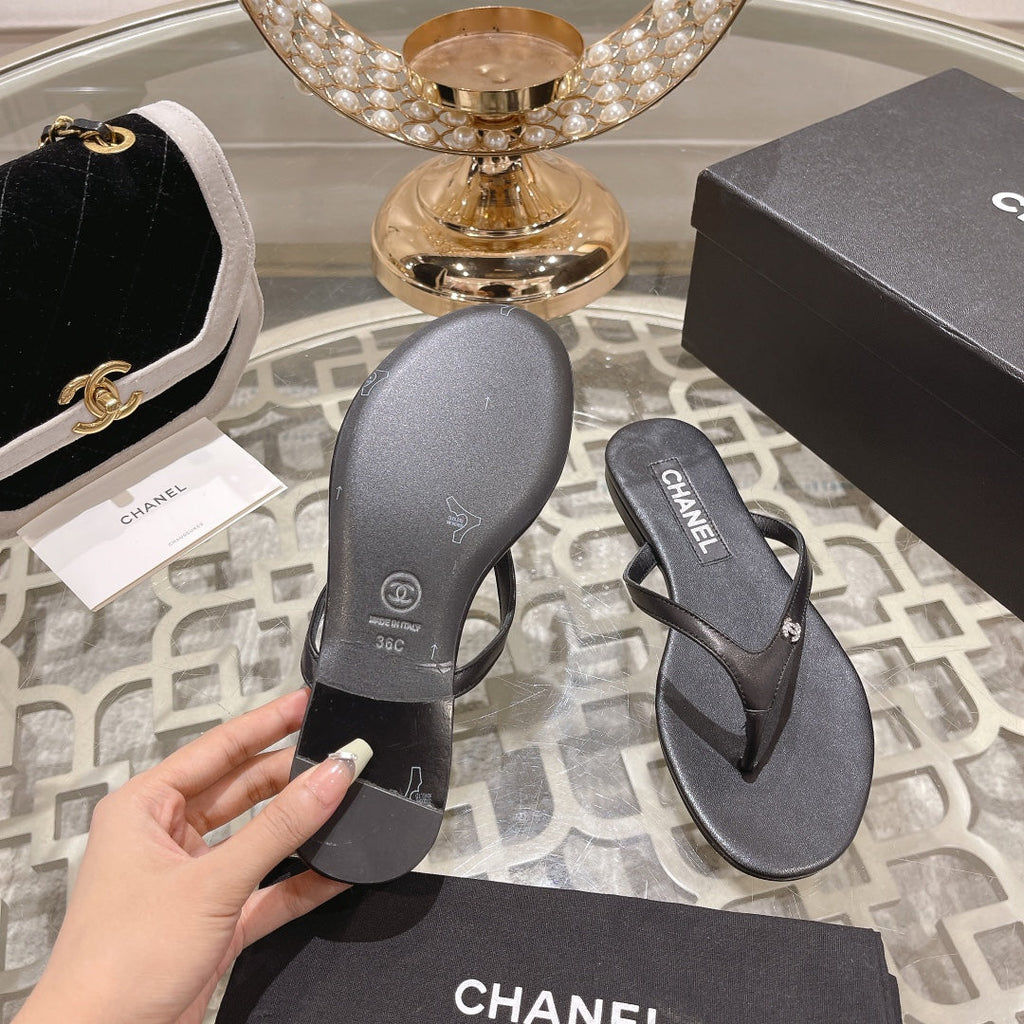 CHANEL Double  Flip Flop Thongs Black Sheepskin
