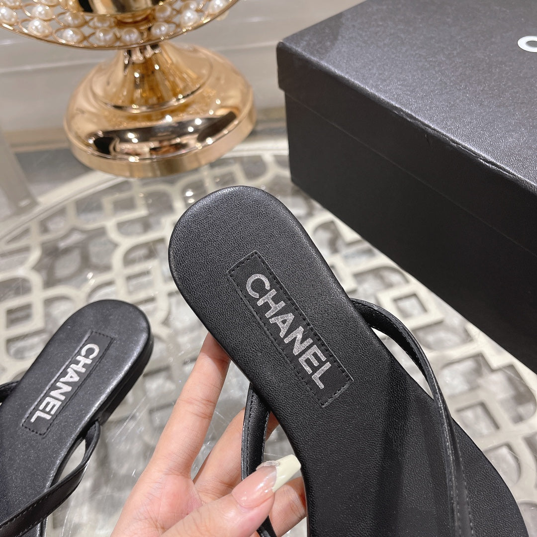 CHANEL Double  Flip Flop Thongs Black Sheepskin