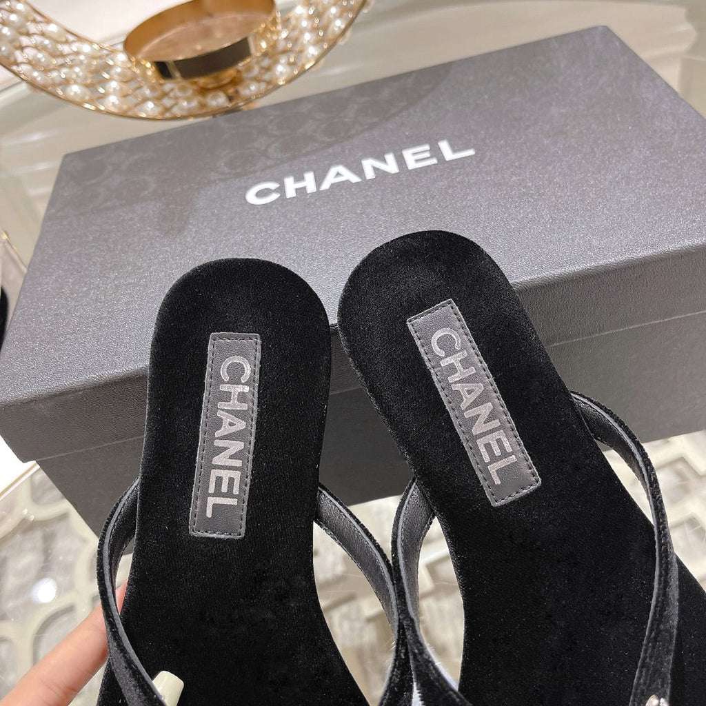 CHANEL Double  Velvet Flip Flop Thongs Black
