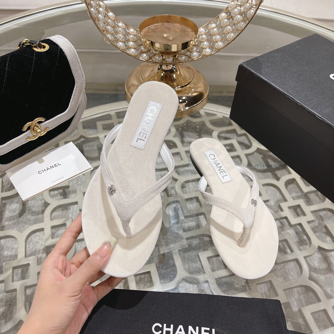 CHANEL Double  Flip Flop Thongs White Sheepskin