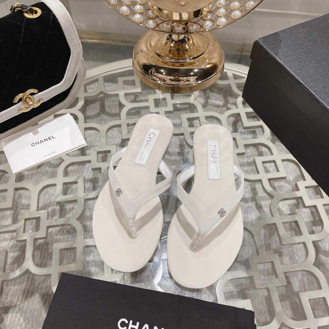 CHANEL Double  Flip Flop Thongs White Sheepskin