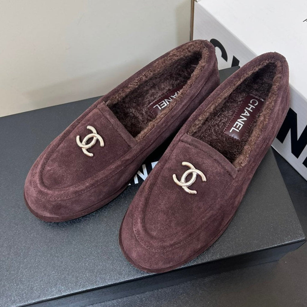 CHANEL LOAFER IN CHESTNUT BROWN SUEDE AND SOLF FLEECE LINING