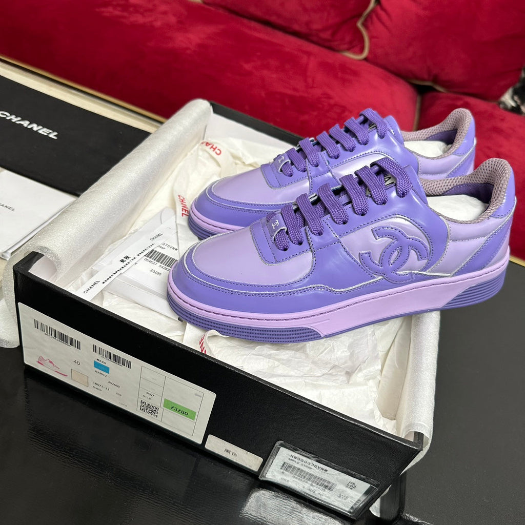 CHANEL TRAINERS IN LIGHT PURPLE SHINY CALFSKIN