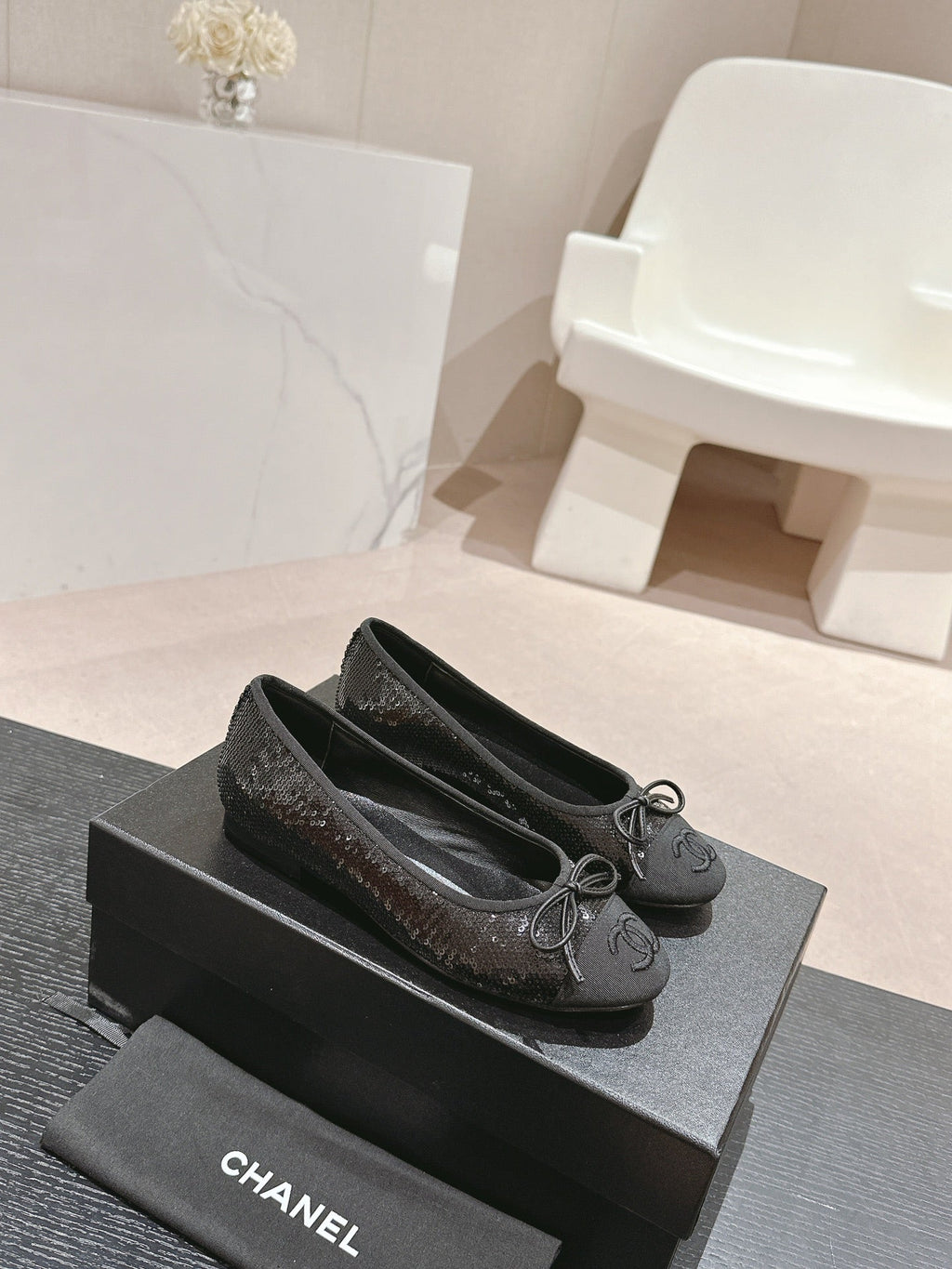 CHANEL BALLET FLATS IN BLACK GLITTERED TULLE AND SATIN