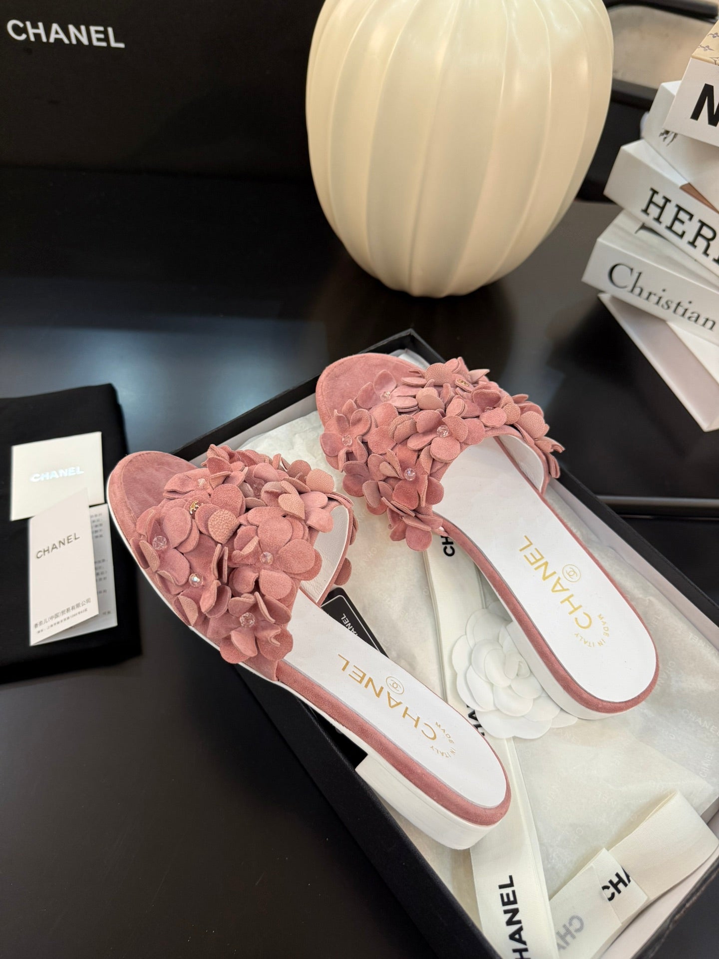 CHANEL FLAT MULE 15 MM IN PEACH PINK SUEDE