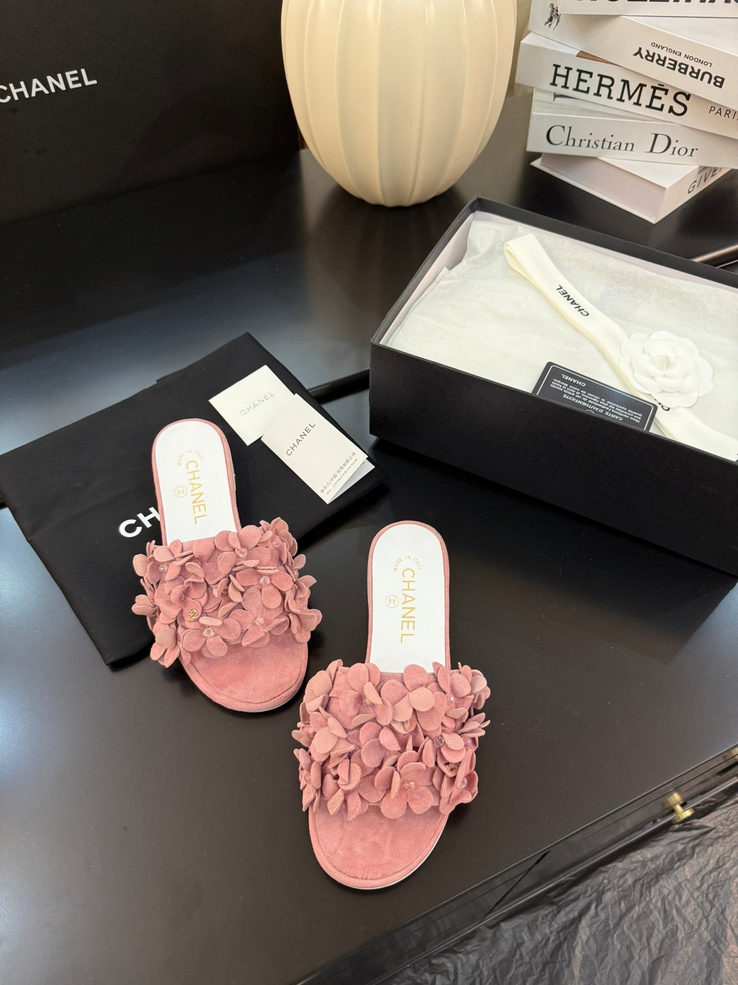 CHANEL FLAT MULE 15 MM IN PEACH PINK SUEDE
