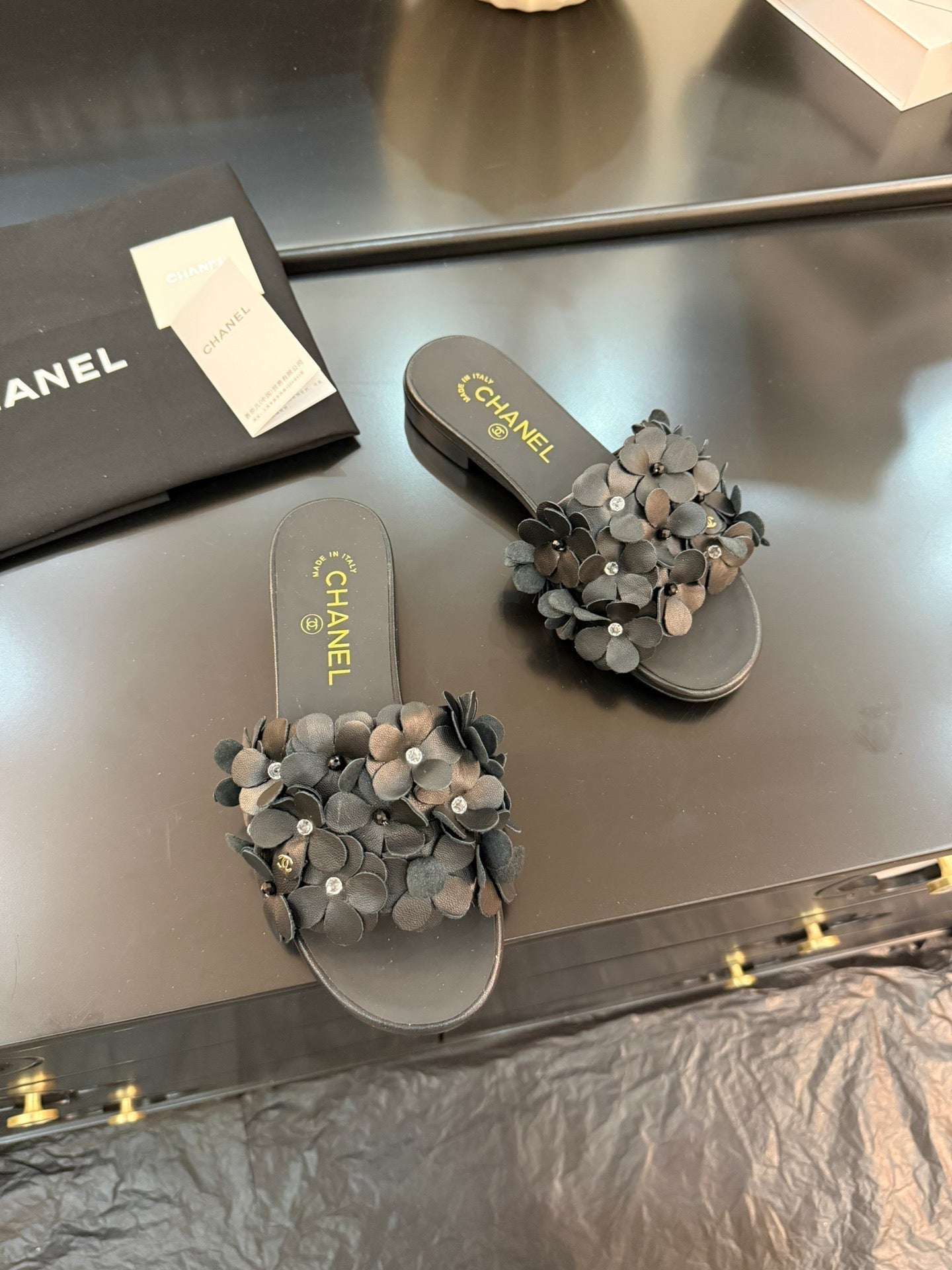 CHANEL FLAT MULE 15 MM IN BLACK CALFSKIN