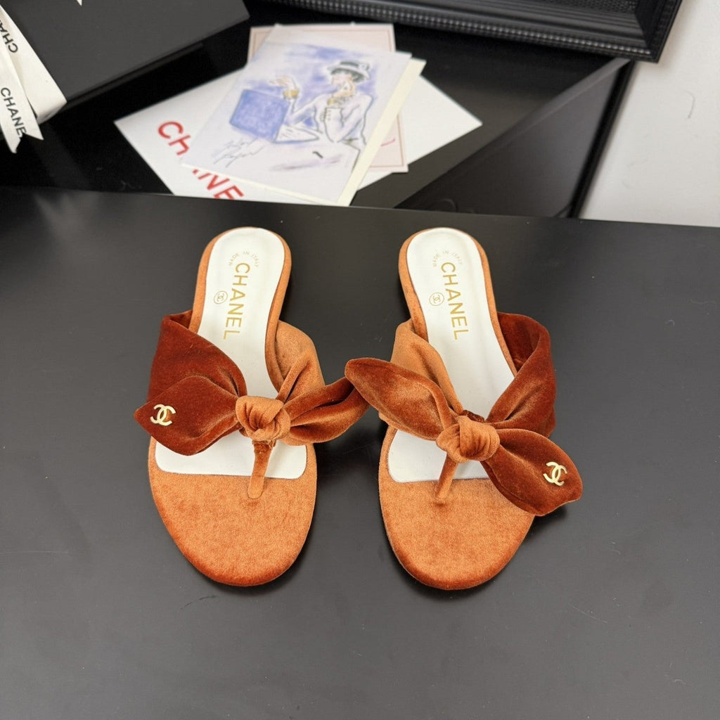CHANEL 25C Thong Sandal Bow Pumpkin Velvet fabric 233565