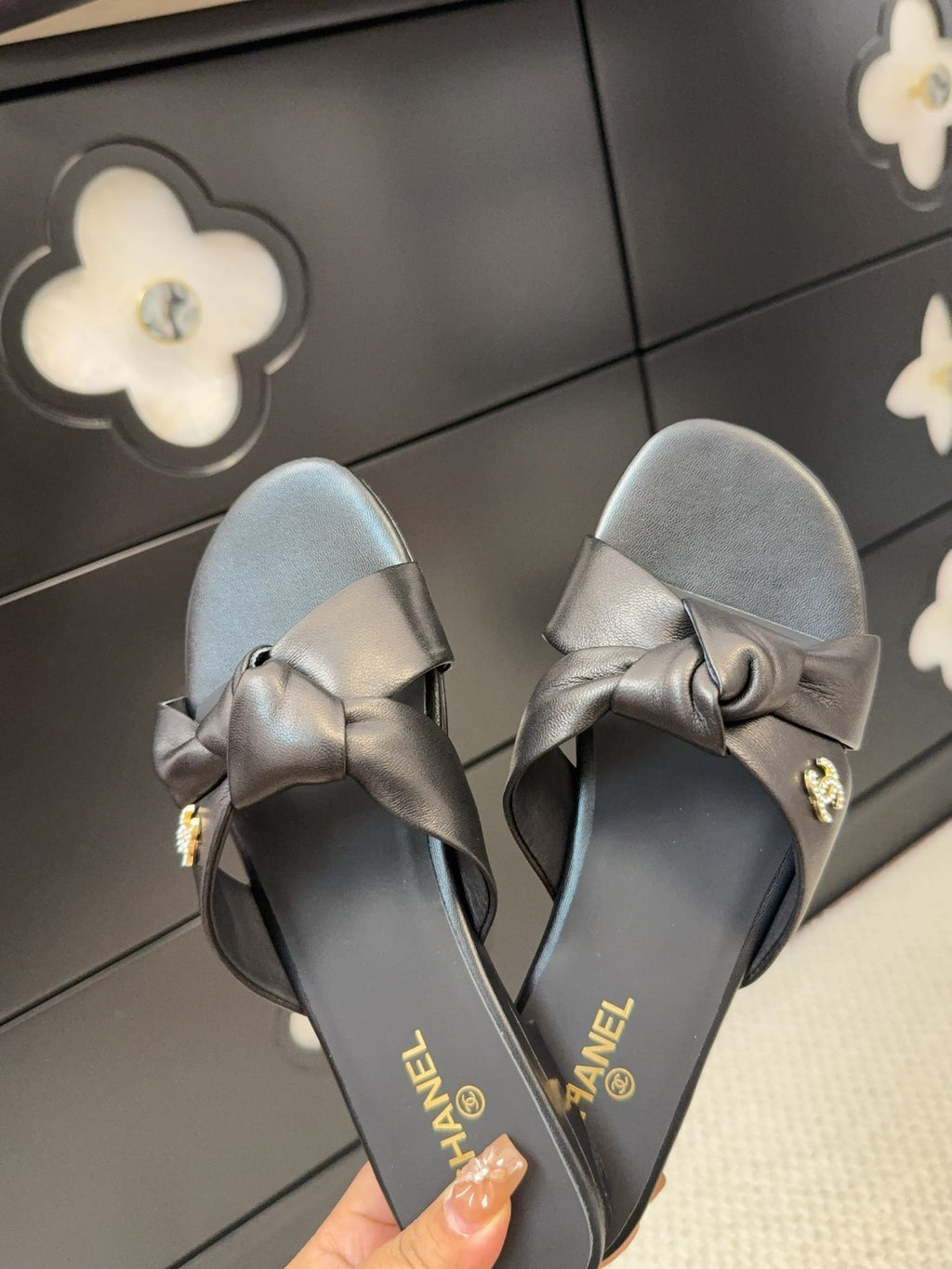 CHANEL LACE MULE 2 CM IN BLACK LAMBSKIN