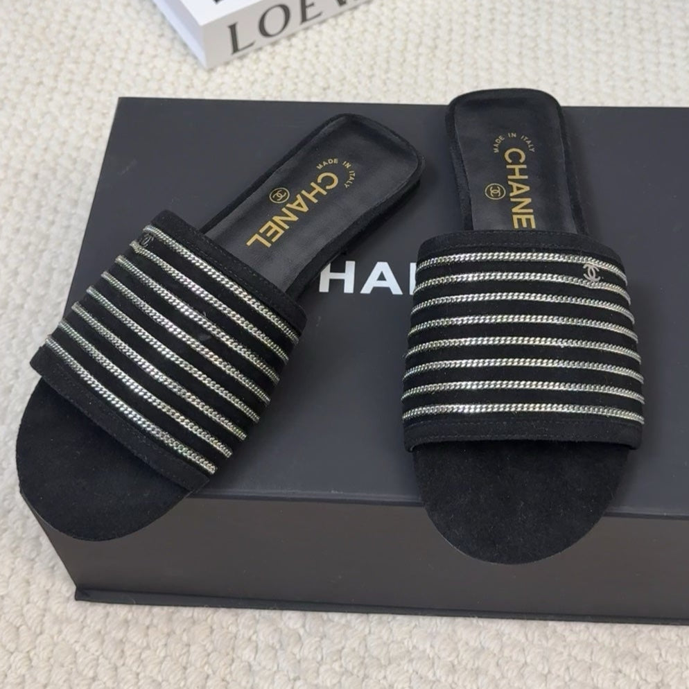 CHANEL FLAT SLIDE IN BLACK SUEDE WITH SILVER CHAIN