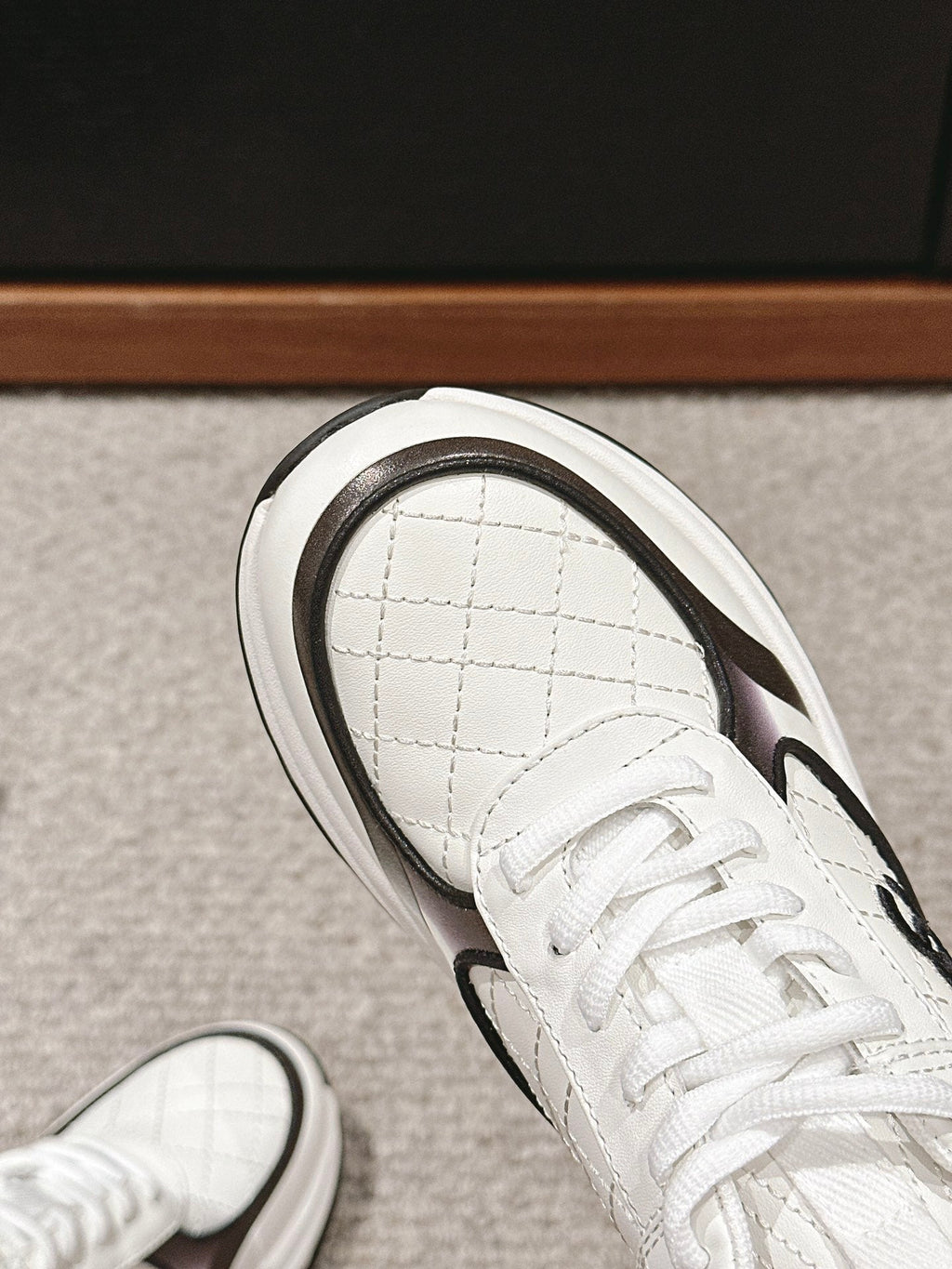 CHANEL CLASSIC SNEAKER IN WHITE MIX BLACK LAMBSKIN