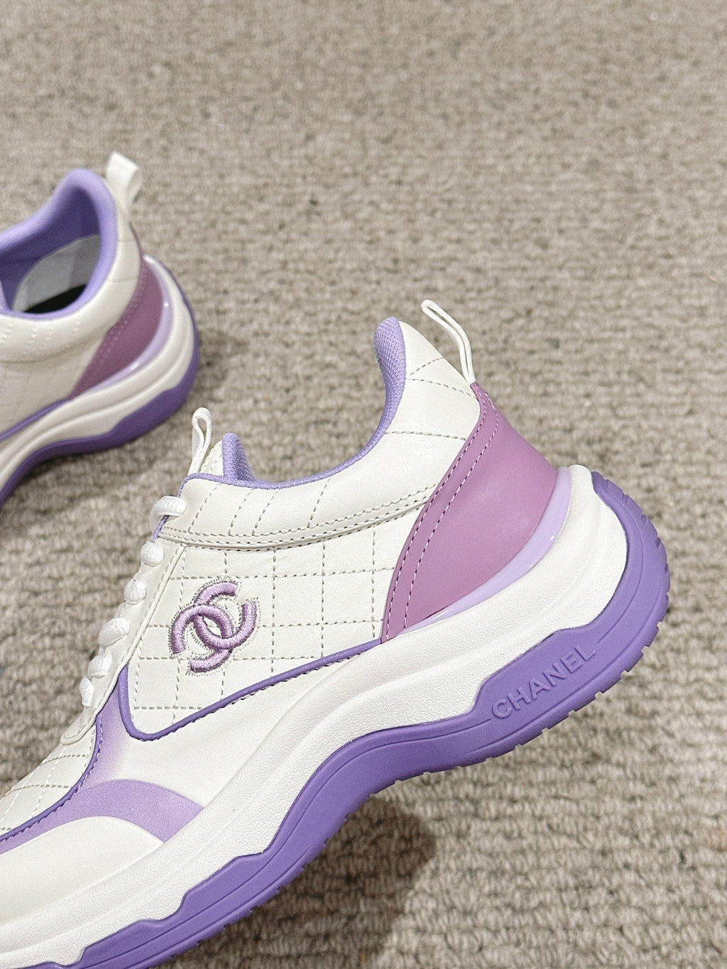 CHANEL CLASSIC SNEAKER IN WHITE MIX IRIS PURPLE LAMBSKIN