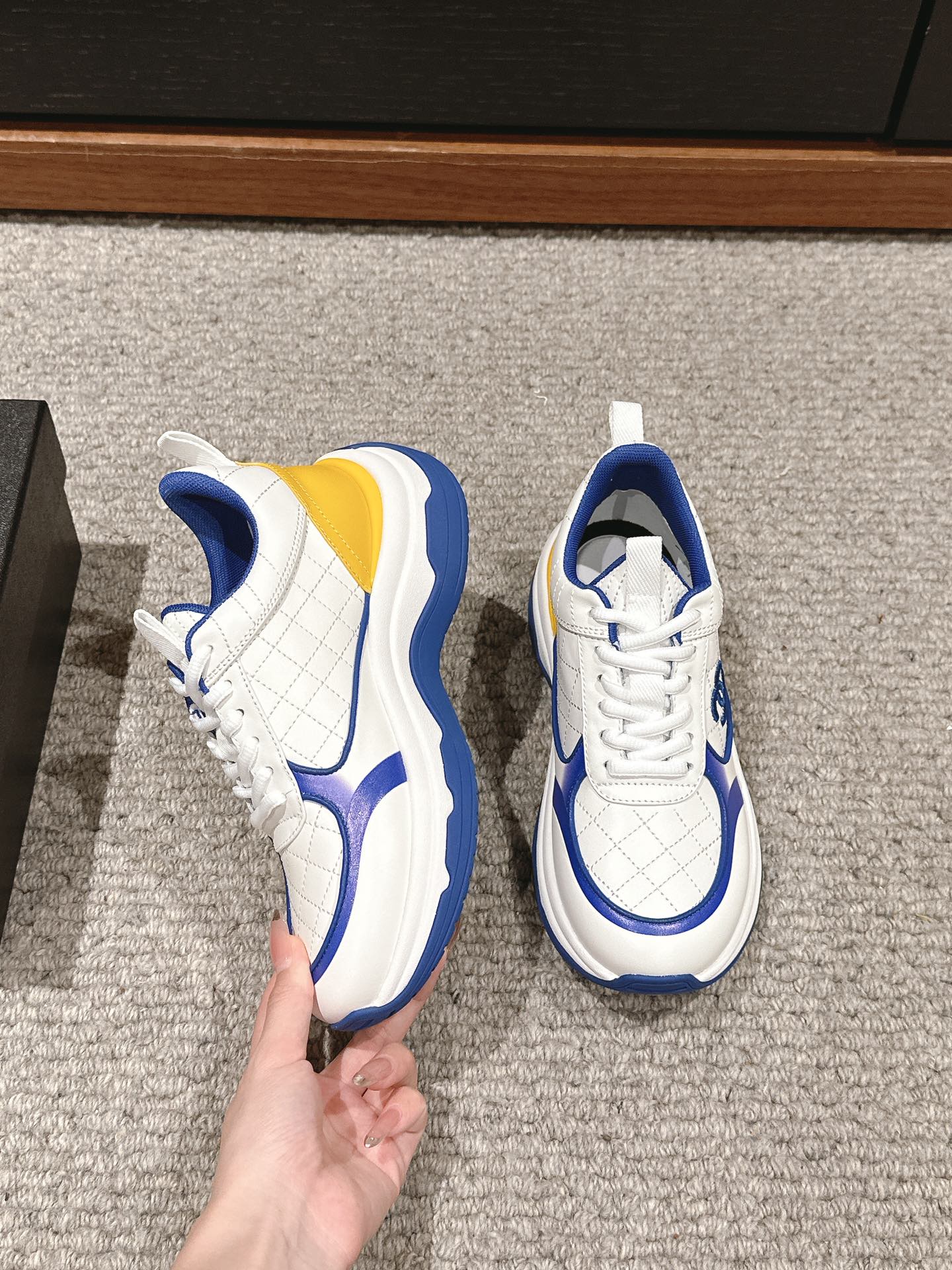CHANEL CLASSIC SNEAKER IN WHITE MIX COBALT BLUE LAMBSKIN