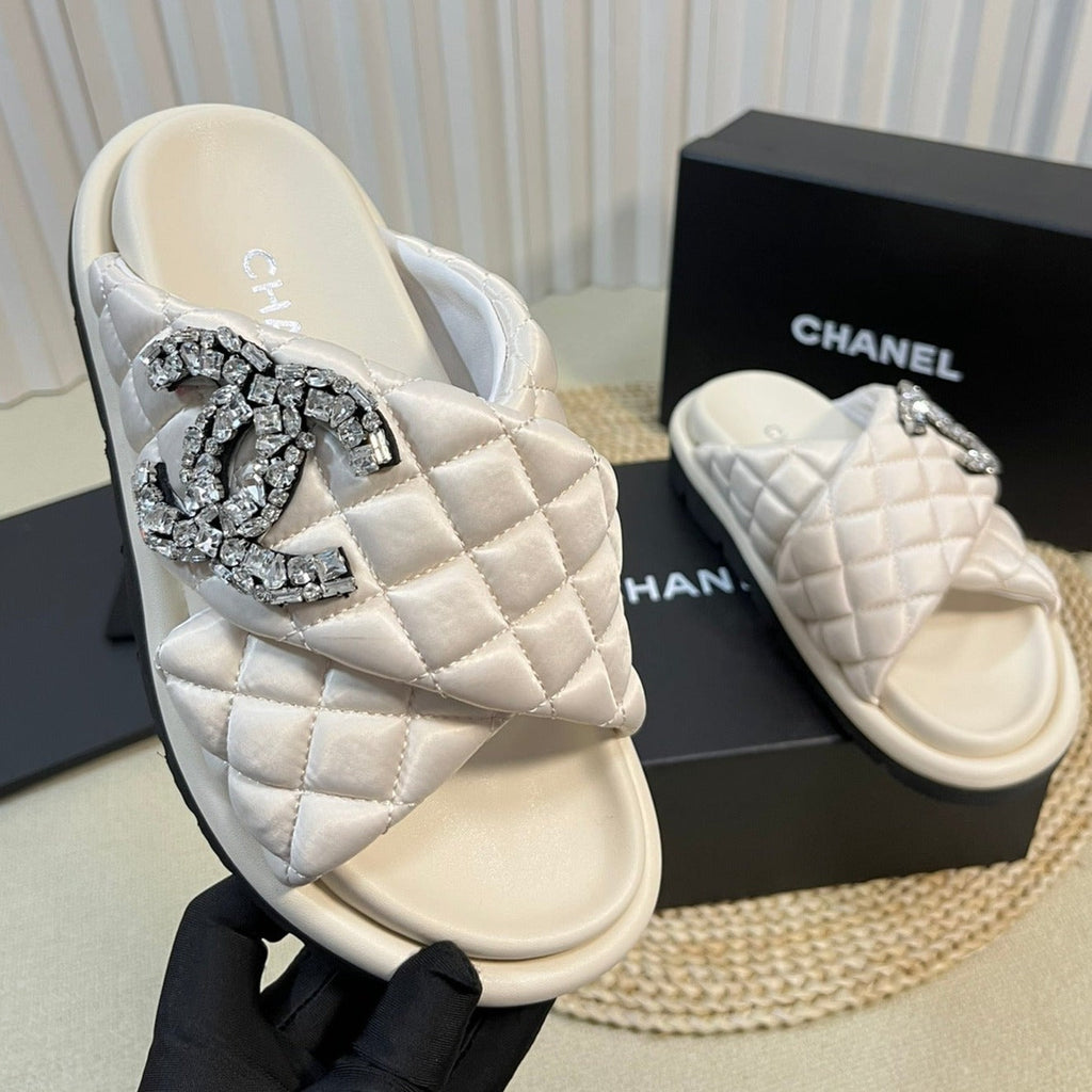 CHANEL Women's slippers with two crossed straps sheepskins white cream