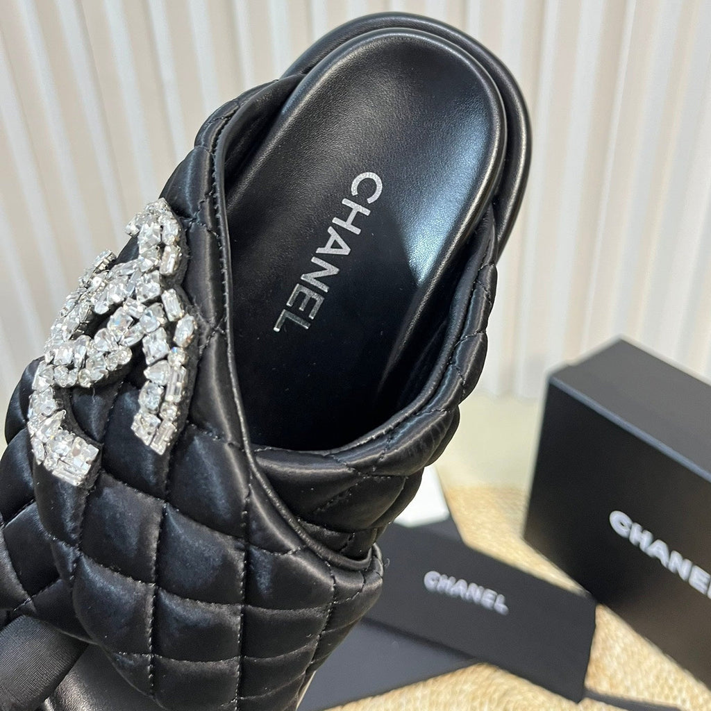 CHANEL Women's slippers with two crossed straps sheepskins black