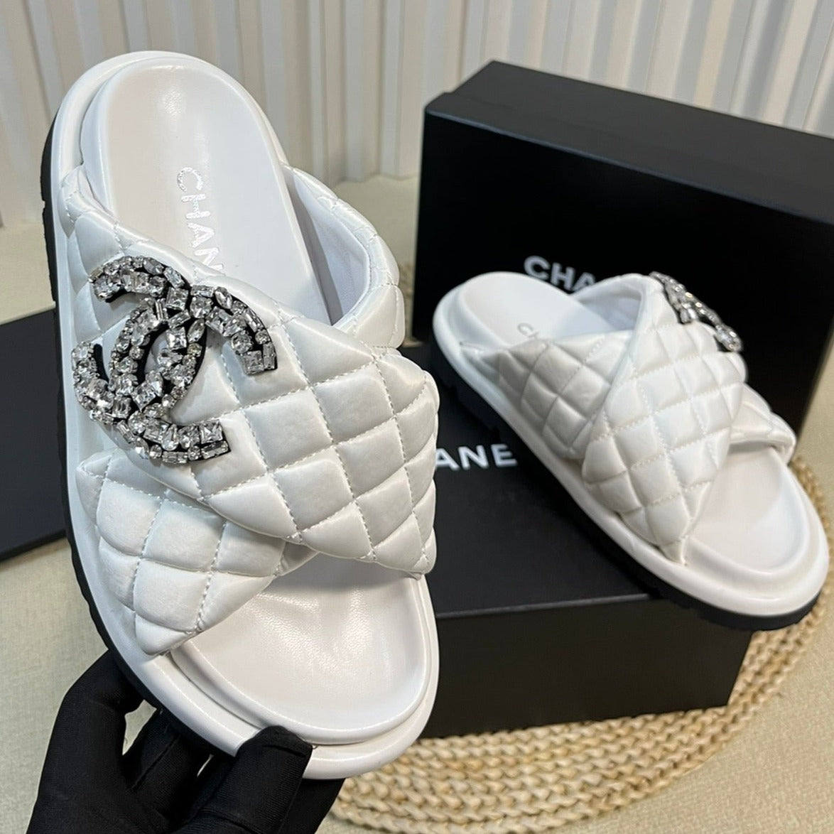 CHANEL Women's slippers with two crossed straps sheepskins white