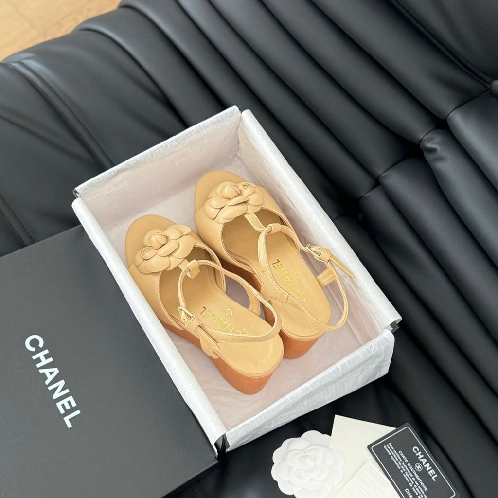 CHANEL Double C New Wood Grain Platform Sandal  Tan Brown Lambskin