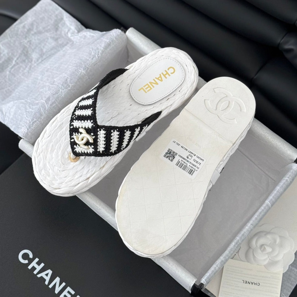 CHANEL Hottest Knit Flip-Flops White Black