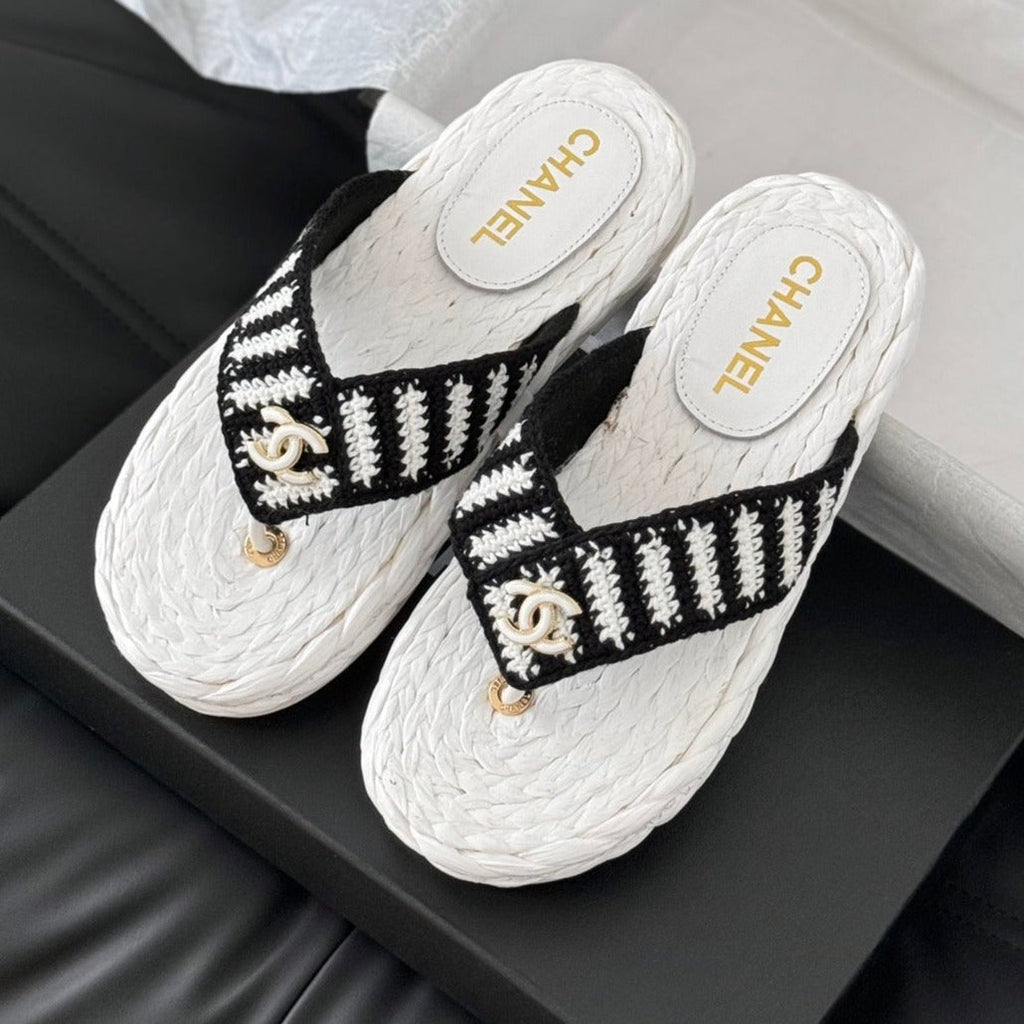 CHANEL Hottest Knit Flip-Flops White Black
