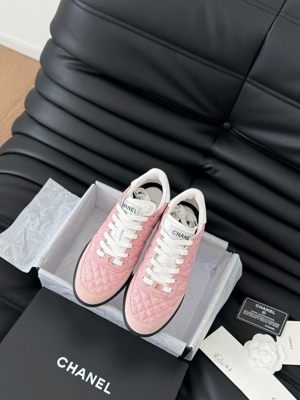 CHANEL SNEAKER IN LIGHT PINK MIX WHITE EMBROIDERED LAMBSKIN