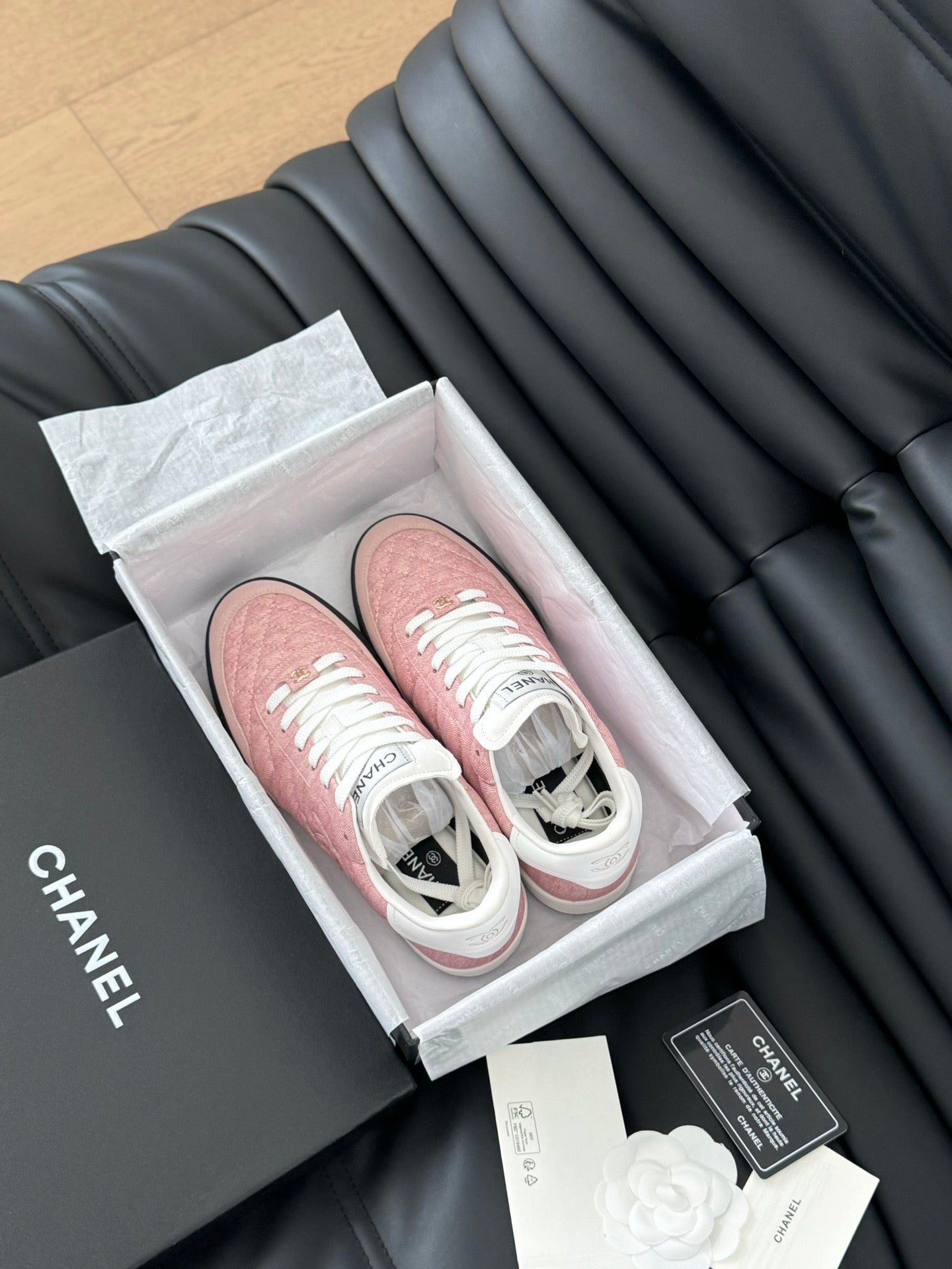CHANEL SNEAKER IN LIGHT PINK MIX WHITE EMBROIDERED LAMBSKIN