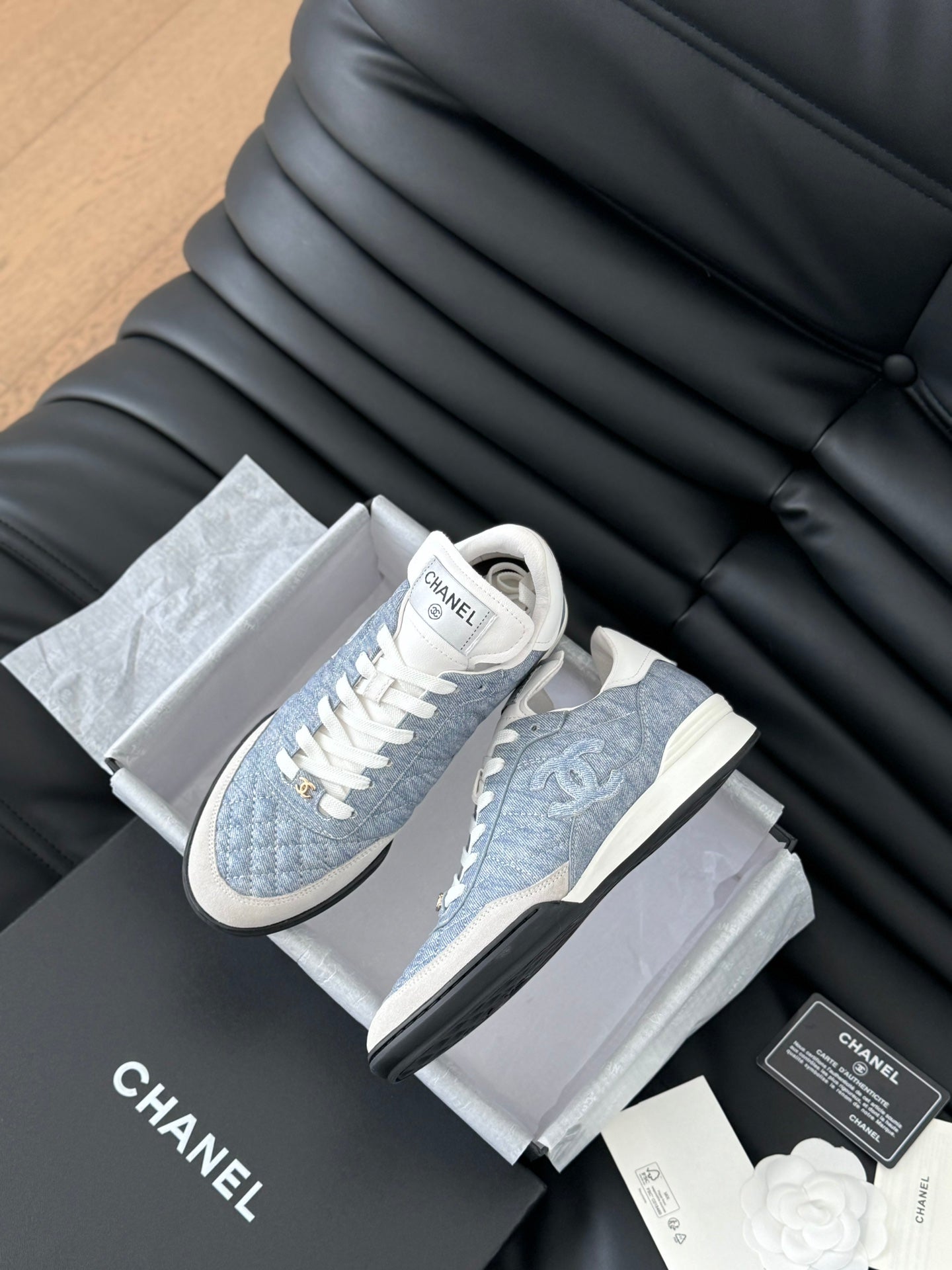 CHANEL SNEAKER IN LIGHT BLUE MIX WHITE EMBROIDERED LAMBSKIN