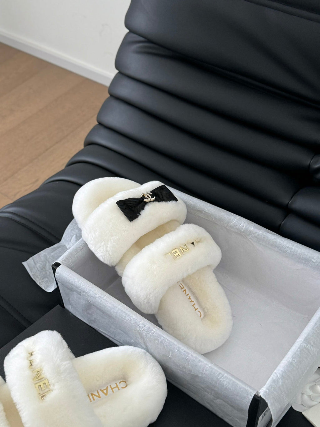 CHANEL DAD SANDAL MULE IN WHITE FLEECE WITH GOLD HARDWARE