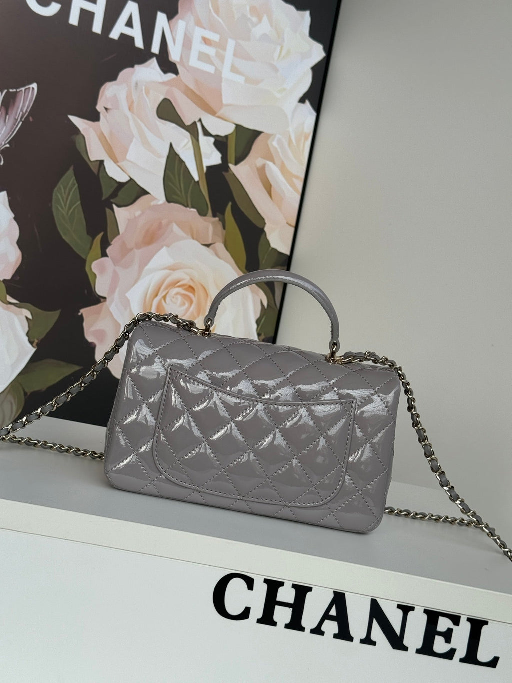 CHANEL MINI FLAP BAG 20 IN LIGHT GRAY GLOSSY CALFSKIN GOLD HARDWARE