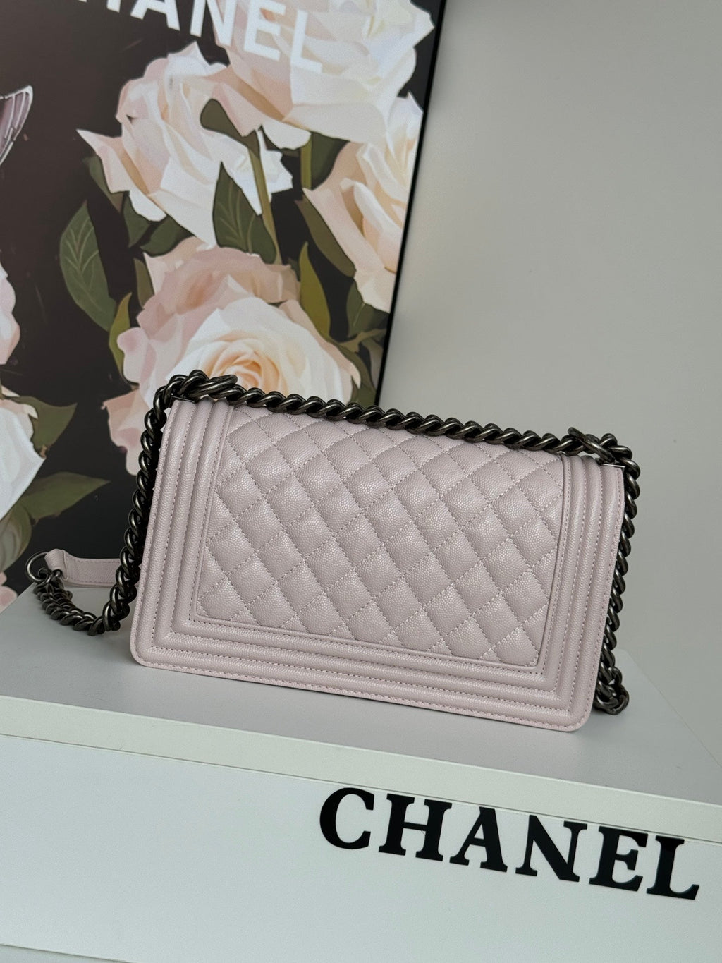 CHANEL BOY BAG MEDIUM 25 IN PINK NUDE CALFSKIN