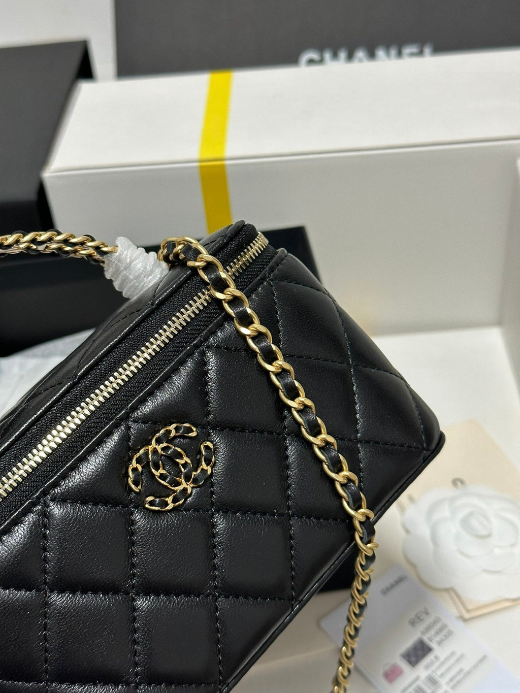 CHANEL 18 CLUTCH BAG IN BLACK CALFSKIN GOLD HARDWARE