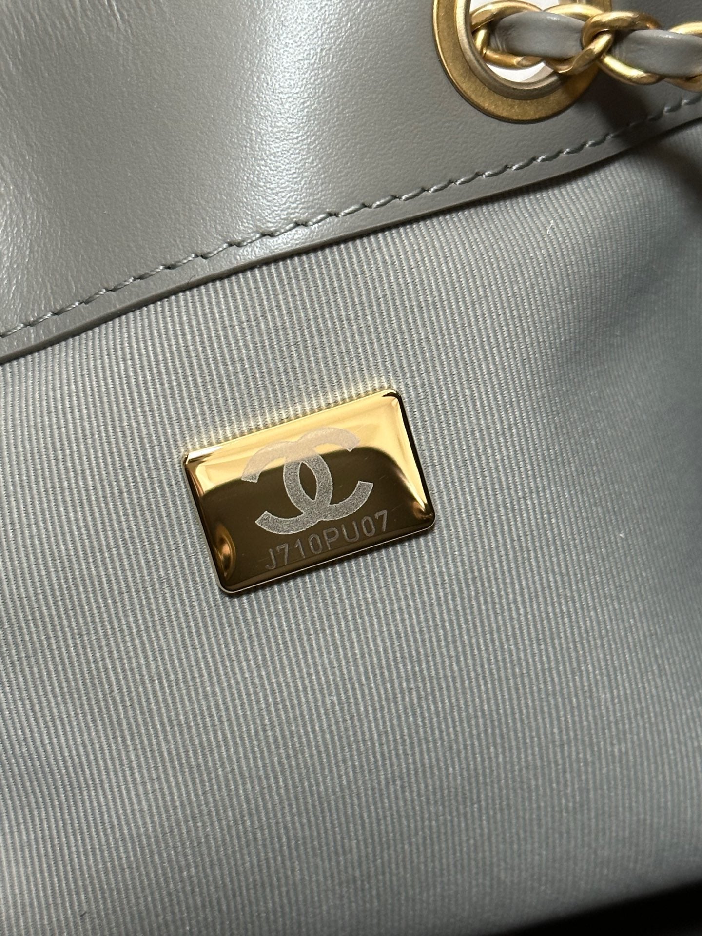 CHANEL 25 HANDBAG 30 IN NATURAL GREY SUEDE GOLD HARDWARE