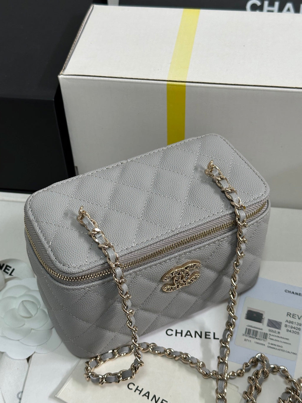 CHANEL VANITY CASE 17 CRYSTAL STUDDED LOGO IN GREY CALFSKIN GOLD HARDWARE