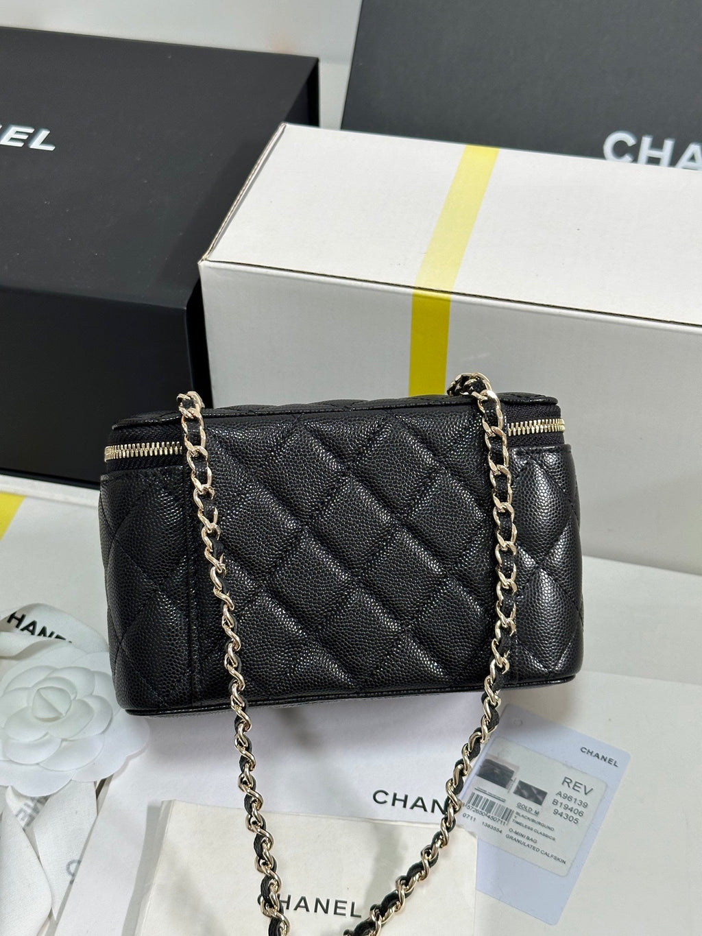 CHANEL VANITY CASE 17 CRYSTAL STUDDED LOGO IN BLACK CALFSKIN GOLD HARDWARE