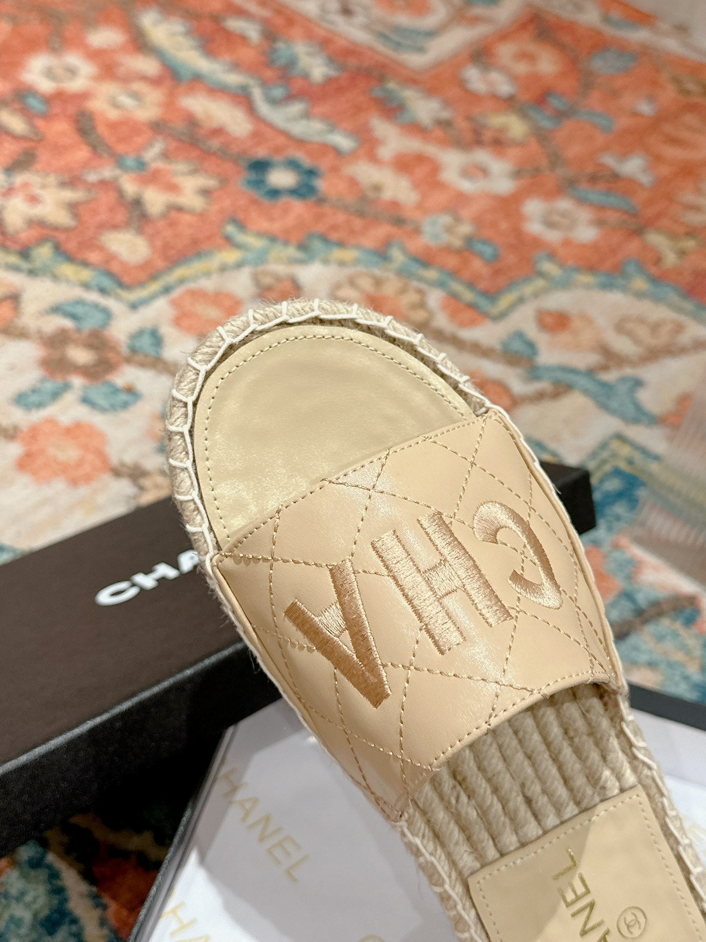 CHANEL FLAT SLIPPERS IN BEIGE LAMBSKIN MIX WOVEN