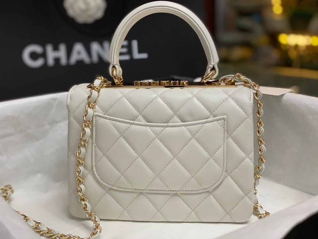 CHANEL MINI FLAP BAG 19 IN WHITE CALFSKIN DIAMOND LOGO