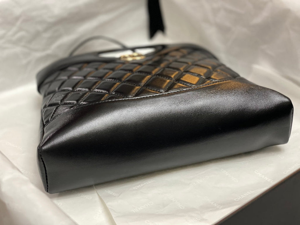 CHANEL MINI 23 SHOPPING BAG IN BLACK CALFSKIN