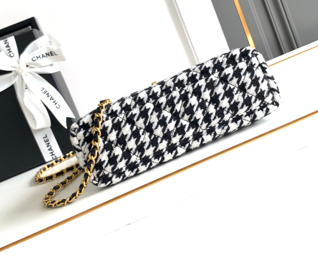 CHANEL SMALL 20 KELLY SHOPPER BLACK MIX WHITE TWEED BRUSHED GOLD HARDWARE
