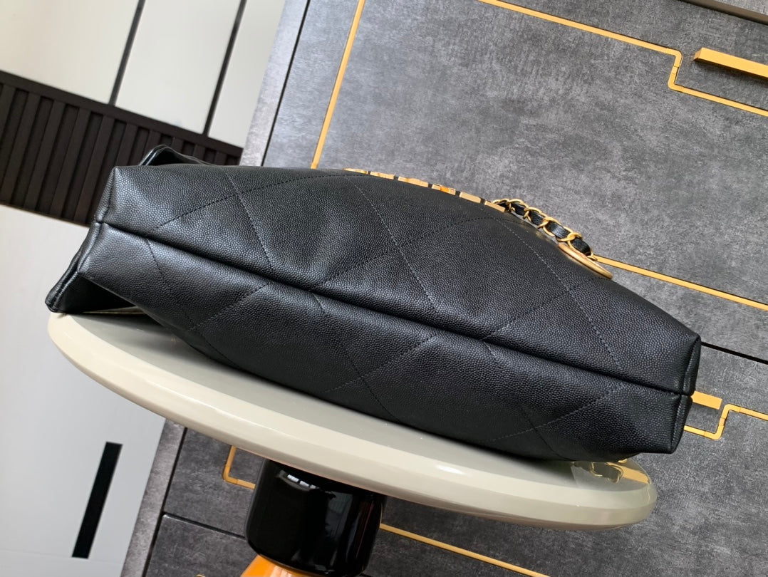 CHANEL BAG 25S 42 CM IN BLACK LAMBSKIN WITH GOLD HARDWARE